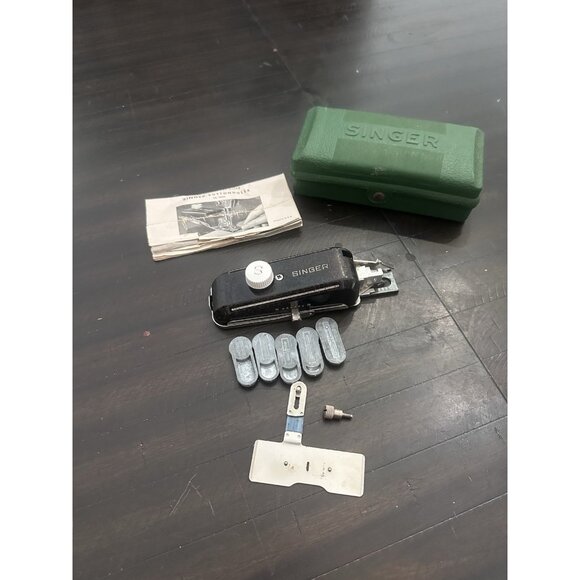 Vintage Singer Buttonholer 160506, Original Case 1948, Sewing Parts, Untested - Picture 1 of 6